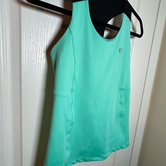Pearl Izumi Elite Escape Tank Size Small Green adjustable, inside bra support - Picture 3 of 11